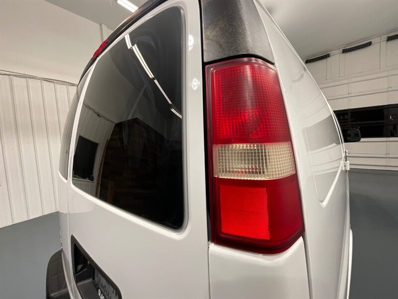 2010 GMC Savana 2500 CARGO VAN / 6.0L V8 / LOCAL VAN / 127k MILES  / ZERO RUST / SHELVES INCLUDED - Photo 28 - Gladstone, OR 97027