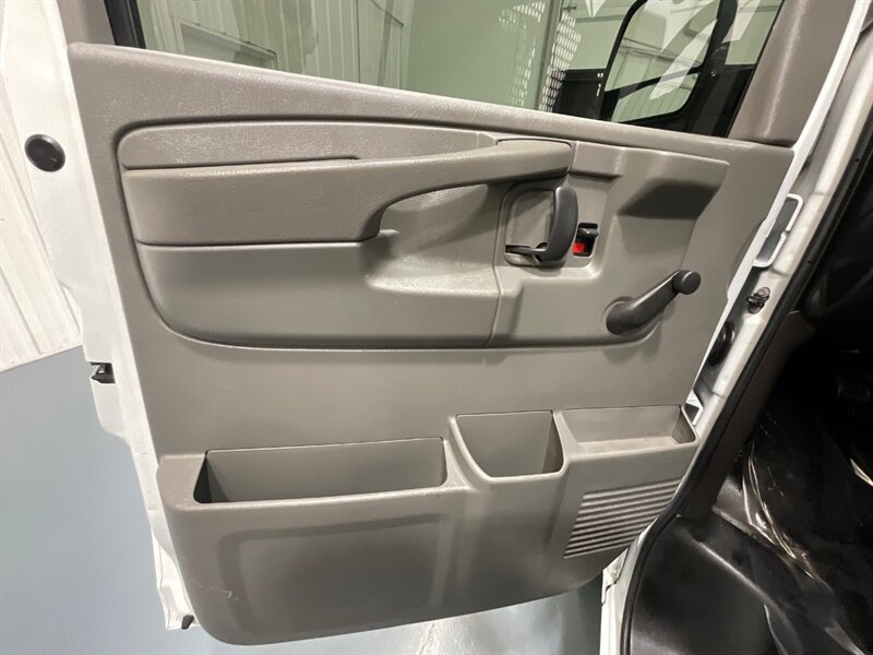 2010 GMC Savana 2500 CARGO VAN / 6.0L V8 / LOCAL VAN / 127k MILES  / ZERO RUST / SHELVES INCLUDED - Photo 31 - Gladstone, OR 97027
