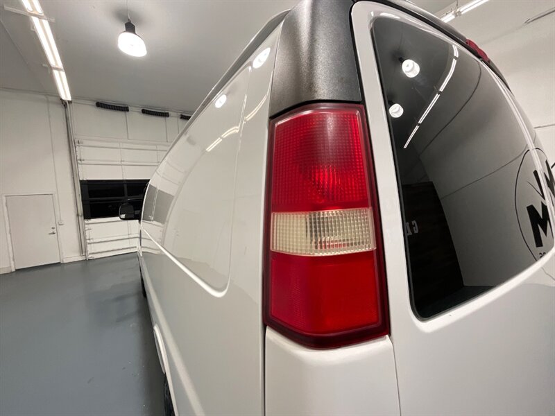 2010 GMC Savana 2500 CARGO VAN / 6.0L V8 / LOCAL VAN / 127k MILES  / ZERO RUST / SHELVES INCLUDED - Photo 27 - Gladstone, OR 97027