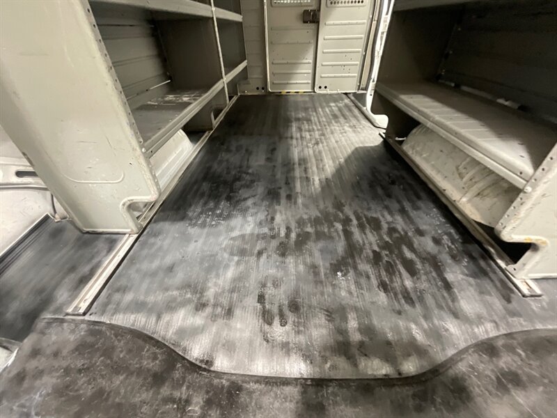 2010 GMC Savana 2500 CARGO VAN / 6.0L V8 / LOCAL VAN / 127k MILES  / ZERO RUST / SHELVES INCLUDED - Photo 11 - Gladstone, OR 97027
