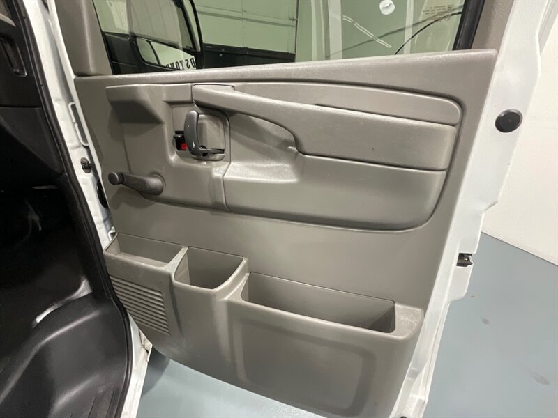 2010 GMC Savana 2500 CARGO VAN / 6.0L V8 / LOCAL VAN / 127k MILES  / ZERO RUST / SHELVES INCLUDED - Photo 32 - Gladstone, OR 97027