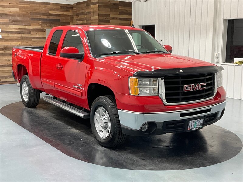 2008 GMC Sierra 2500 SLT 4X4 / 6.6L DURAMAX DIESEL / 1-OWNER  / Leather - Photo 2 - Gladstone, OR 97027