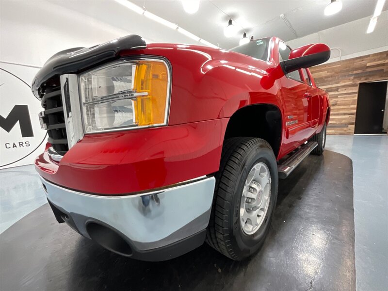 2008 GMC Sierra 2500 SLT 4X4 / 6.6L DURAMAX DIESEL / 1-OWNER  / Leather - Photo 33 - Gladstone, OR 97027