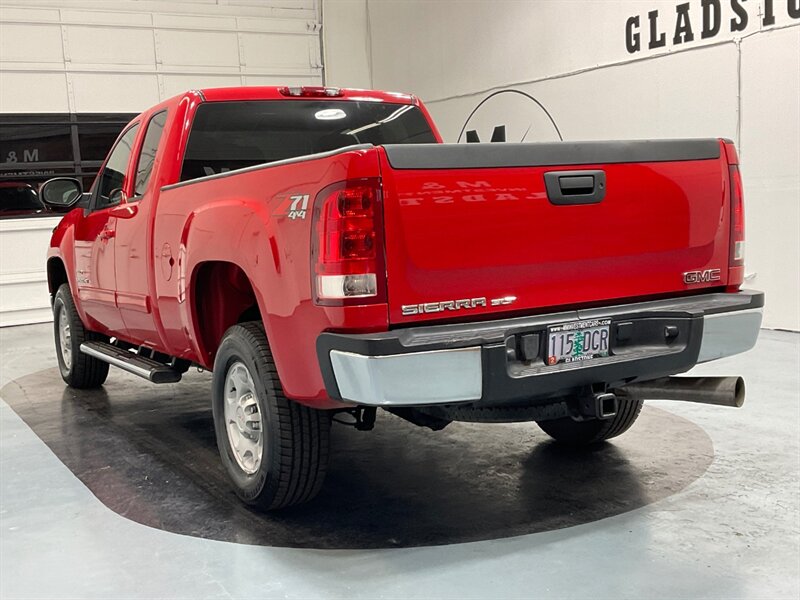 2008 GMC Sierra 2500 SLT 4X4 / 6.6L DURAMAX DIESEL / 1-OWNER  / Leather - Photo 10 - Gladstone, OR 97027