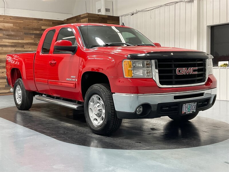 2008 GMC Sierra 2500 SLT 4X4 / 6.6L DURAMAX DIESEL / 1-OWNER  / Leather - Photo 54 - Gladstone, OR 97027