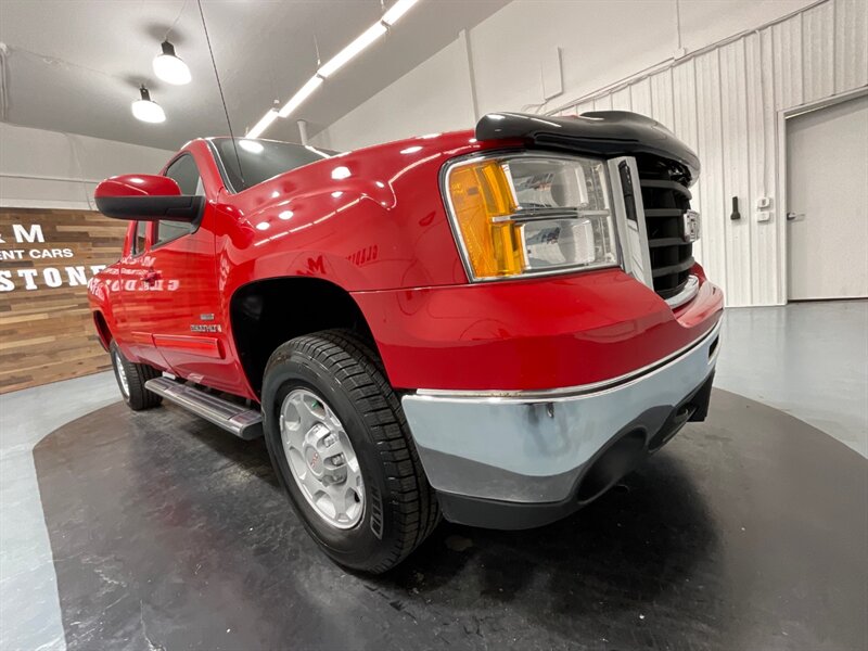 2008 GMC Sierra 2500 SLT 4X4 / 6.6L DURAMAX DIESEL / 1-OWNER  / Leather - Photo 34 - Gladstone, OR 97027