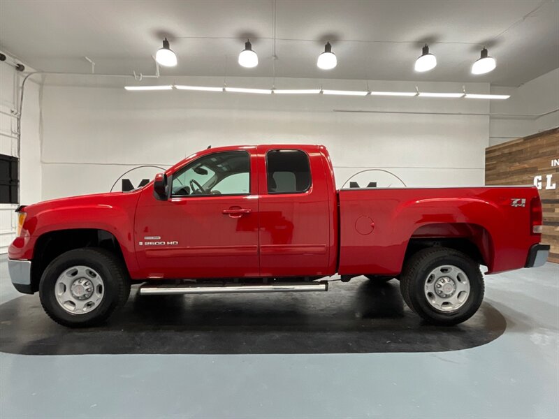 2008 GMC Sierra 2500 SLT 4X4 / 6.6L DURAMAX DIESEL / 1-OWNER  / Leather - Photo 3 - Gladstone, OR 97027