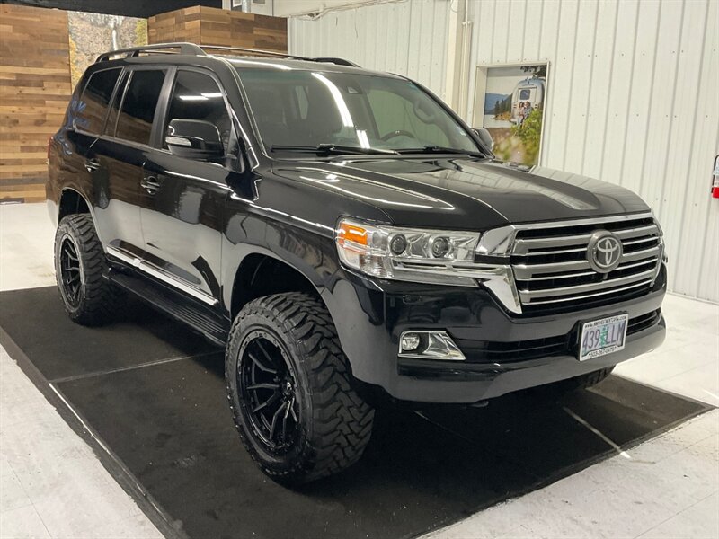 2016 Toyota Land Cruiser Sport Utility 4X4 / 5.7L V8 / LOCAL/ LIFTED LIFTED  / LIFTED w. 33 " TOYO MUD TIRES & 20 " FUEL WHEELS - Photo 2 - Gladstone, OR 97027