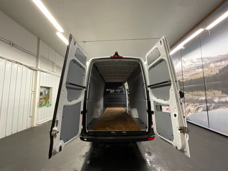 2018 Mercedes-Benz Sprinter 2500 CARGO VAN / 3.0 DIESEL / HIGH ROOF EXTENDED  CARGO VAN / 170 inc WB High Roof Extended / Backup Camera - Photo 12 - Gladstone, OR 97027