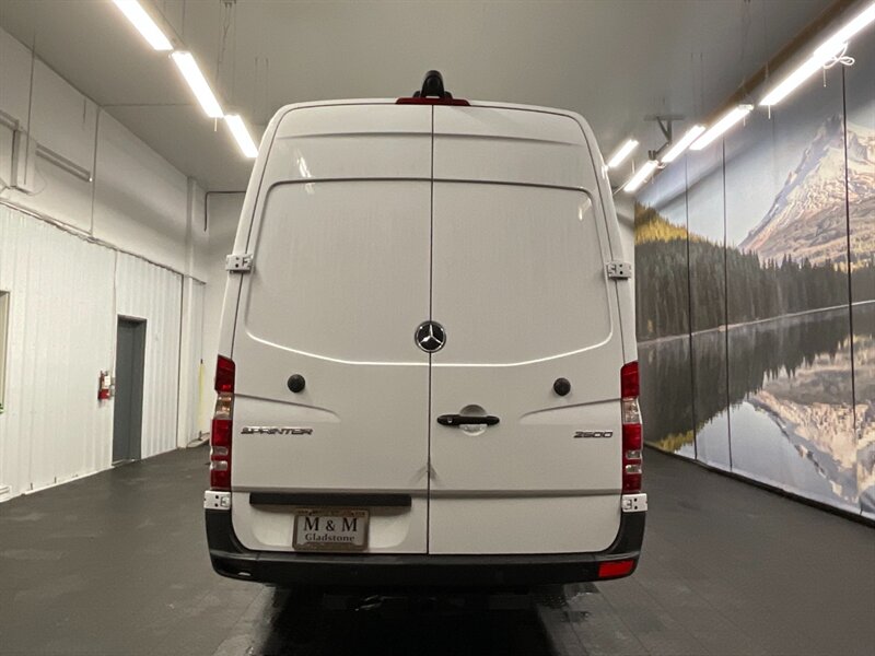 2018 Mercedes-Benz Sprinter 2500 CARGO VAN / 3.0 DIESEL / HIGH ROOF EXTENDED  CARGO VAN / 170 inc WB High Roof Extended / Backup Camera - Photo 6 - Gladstone, OR 97027