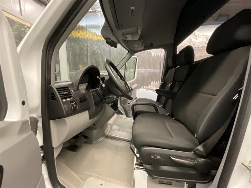 2018 Mercedes-Benz Sprinter 2500 CARGO VAN / 3.0 DIESEL / HIGH ROOF EXTENDED  CARGO VAN / 170 inc WB High Roof Extended / Backup Camera - Photo 18 - Gladstone, OR 97027