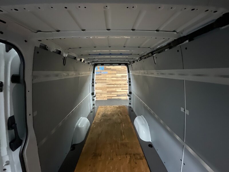 2018 Mercedes-Benz Sprinter 2500 CARGO VAN / 3.0 DIESEL / HIGH ROOF EXTENDED  CARGO VAN / 170 inc WB High Roof Extended / Backup Camera - Photo 11 - Gladstone, OR 97027