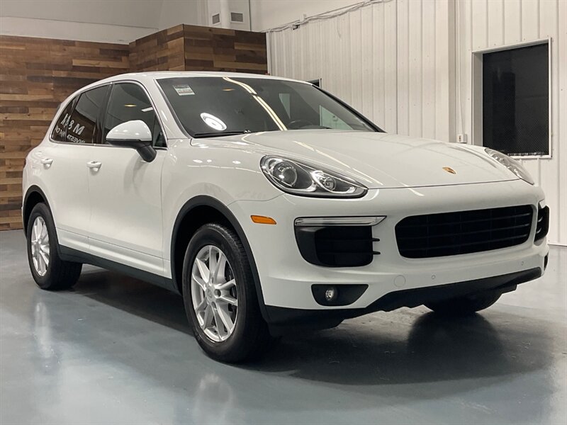 2018 Porsche Cayenne Sport Utility AWD / 3.6L V6 / Sport Chrono Pkg  / Leather / Sunroof / Navigation / Camera - Photo 60 - Gladstone, OR 97027