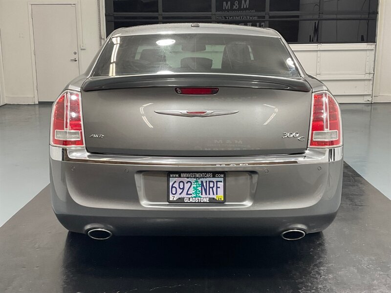 2012 Chrysler 300C AWD / 5.7L V8 HEMI / Panoramic Sunroof  / Leather - Photo 7 - Gladstone, OR 97027