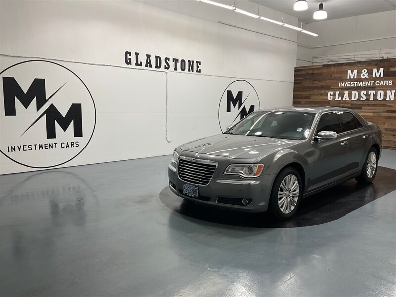 2012 Chrysler 300C AWD / 5.7L V8 HEMI / Panoramic Sunroof  / Leather - Photo 5 - Gladstone, OR 97027