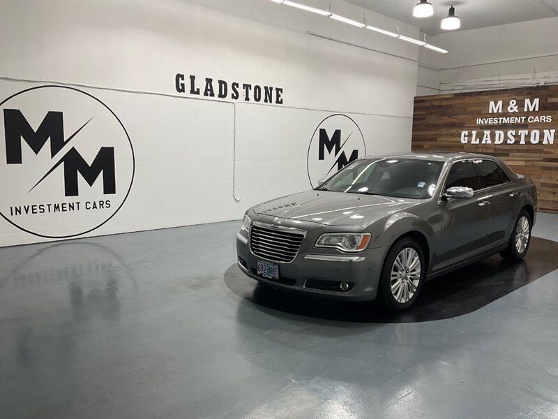 2012 Chrysler 300C AWD / 5.7L V8 HEMI / Panoramic Sunroof  / Leather - Photo 25 - Gladstone, OR 97027