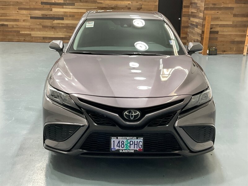 2023 Toyota Camry SE Sedan / 4Cyl / Backup Camera /LOCAL / 18K MILES  / FULL FACTORY WARRANTY - Photo 5 - Gladstone, OR 97027