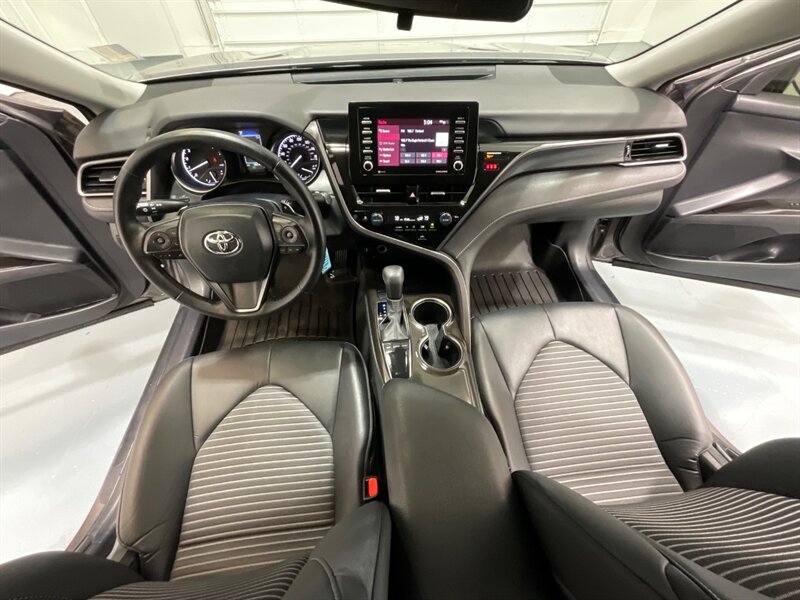 2023 Toyota Camry SE Sedan / 4Cyl / Backup Camera /LOCAL / 18K MILES  / FULL FACTORY WARRANTY - Photo 36 - Gladstone, OR 97027