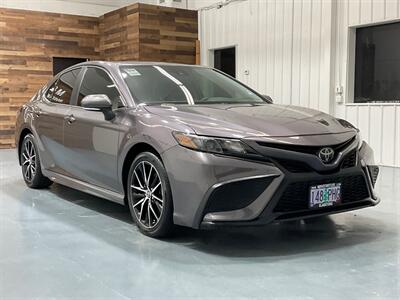 2023 Toyota Camry SE Sedan / 4Cyl / Backup Camera /LOCAL / 18K MILES  / FULL FACTORY WARRANTY