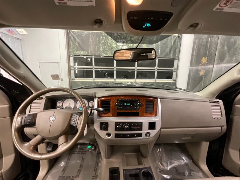 2007 Dodge Ram 3500 Laramie MEGACAB 4X4 / 5.9L DIESEL /DUALLY /1-OWNER  LOCAL OREGON TRUCK / RUST FREE / 1-OWNER / DUALLY / Leather & Heated Seats / CLEAN - Photo 35 - Gladstone, OR 97027