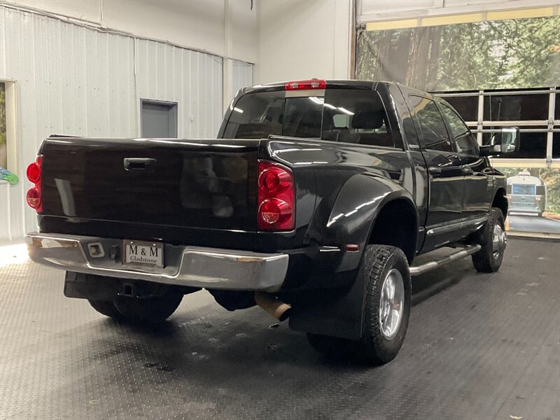 2007 Dodge Ram 3500 Laramie MEGACAB 4X4 / 5.9L DIESEL /DUALLY /1-OWNER  LOCAL OREGON TRUCK / RUST FREE / 1-OWNER / DUALLY / Leather & Heated Seats / CLEAN - Photo 5 - Gladstone, OR 97027