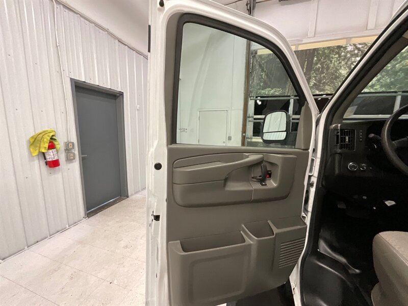 2014 Chevrolet Express Cargo Van 2500 / 4.8L V8 / NEW TIRES / 1-OWNER  /LOCAL FULLSIZE CARGO VAN / SHELVES SETUP / 148,000 MILES - Photo 29 - Gladstone, OR 97027