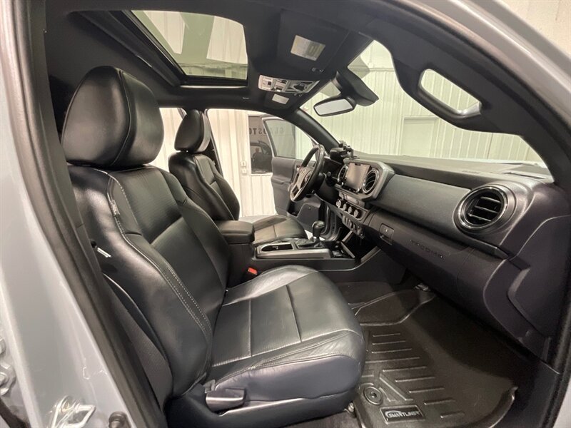 2021 Toyota Tacoma TRD Premium Off-Road 4X4 / ICON LIFT / TECH PKG /LONG BED / ZERO RUST / CRAWL CONTROL - Photo 14 - Gladstone, OR 97027