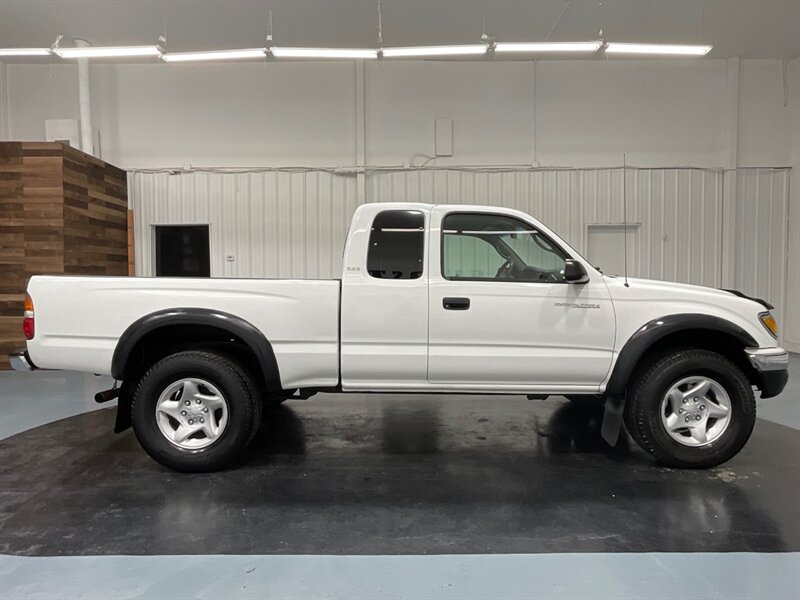 2004 Toyota Tacoma SR5 Extra Cab 4X4 / 2.7L 4Cyl / ONLY 104,000 MILES  / LOCAL OREGON TRUCK w. ZERO RUST - Photo 4 - Gladstone, OR 97027