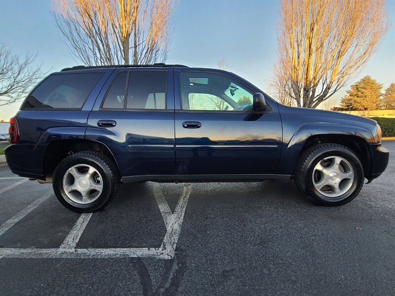 2008 Chevrolet Trailblazer SUV / 2WD / Sunroof / Fresh Trade-In / Low 122Kmil  / Newer Tires / Clean - Photo 4 - Portland, OR 97217