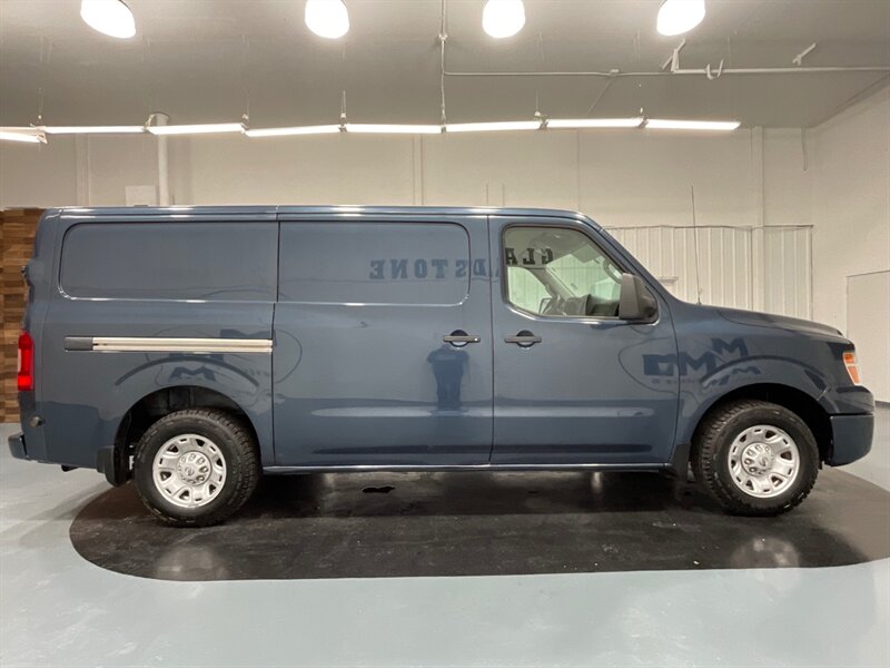 2013 Nissan NV 2500 HD S / V8 / CARGO VAN / NEW TIRES   - Photo 4 - Gladstone, OR 97027