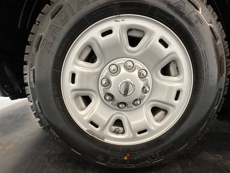 2013 Nissan NV 2500 HD S / V8 / CARGO VAN / NEW TIRES   - Photo 33 - Gladstone, OR 97027