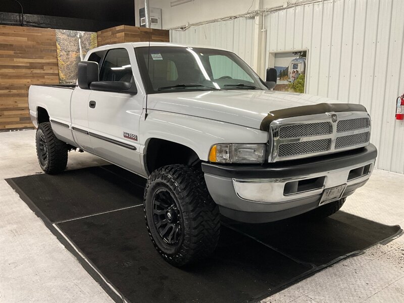 1998 Dodge Ram 2500 Laramie SLT  / RUST FREE / LOW MILES - Photo 2 - Gladstone, OR 97027