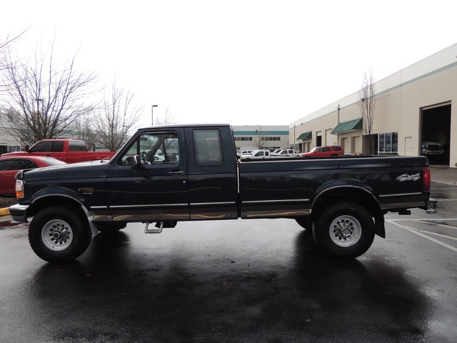 1995 Ford F-250 XLT / 4X4 / 7.3L TURBO DIESEL / 5-SPEED MANUAL   - Photo 3 - Portland, OR 97217