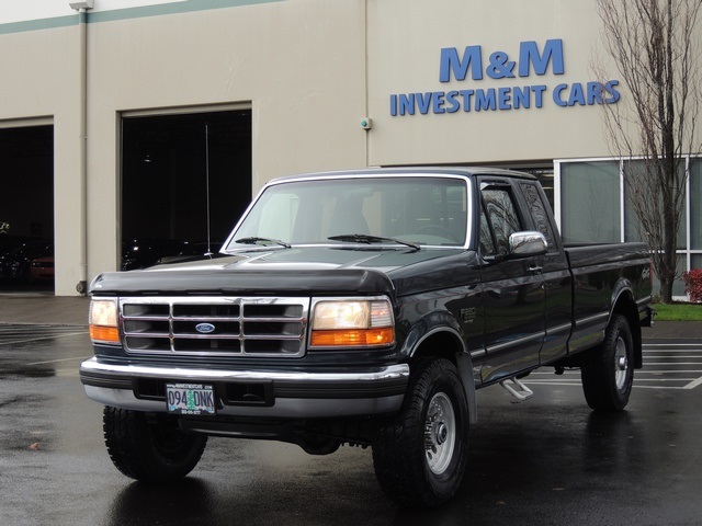 1995 Ford F-250 XLT / 4X4 / 7.3L TURBO DIESEL / 5-SPEED MANUAL   - Photo 1 - Portland, OR 97217