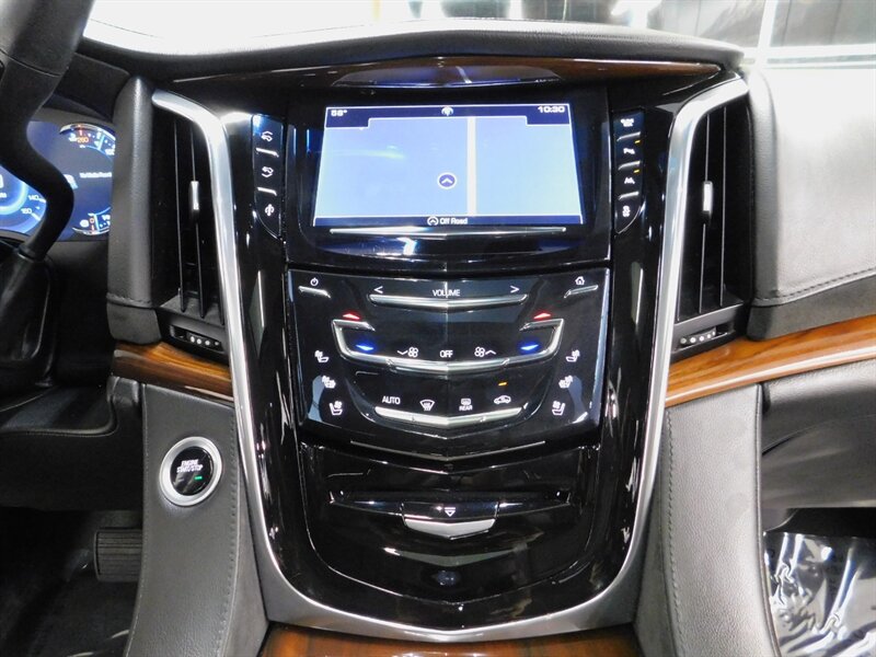 2016 Cadillac Escalade ESV Premium Collecti   - Photo 17 - Gladstone, OR 97027