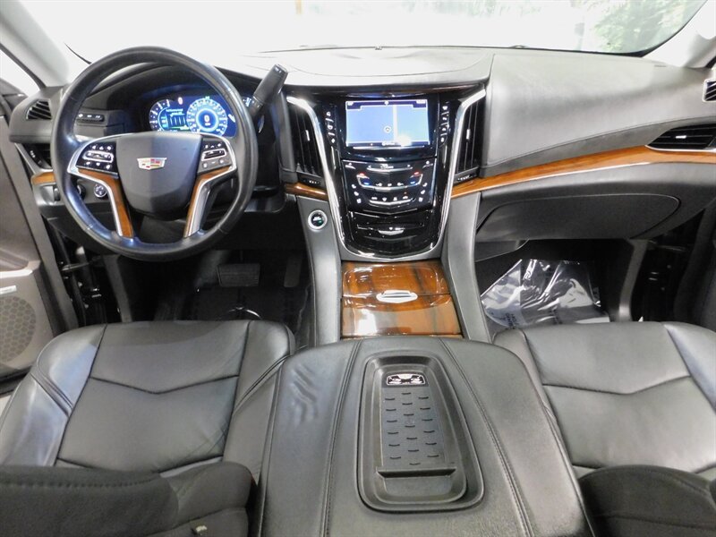 2016 Cadillac Escalade ESV Premium Collecti   - Photo 16 - Gladstone, OR 97027