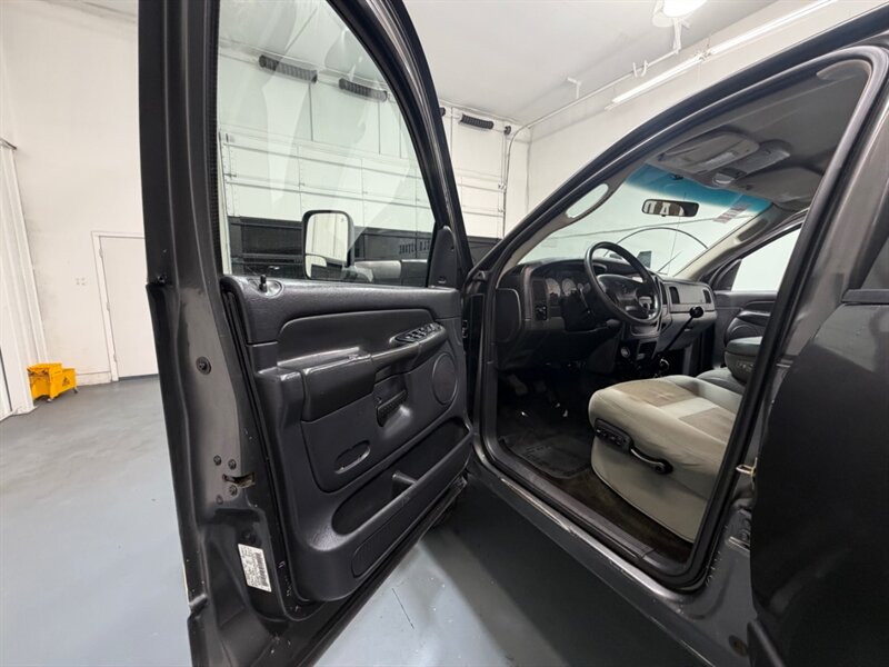 2003 Dodge Ram 2500 SLT 4X4 6-SPEED MANUAL 5.9L CUMMINS DIESEL /LONG BED / ZERO RUST - Photo 31 - Gladstone, OR 97027