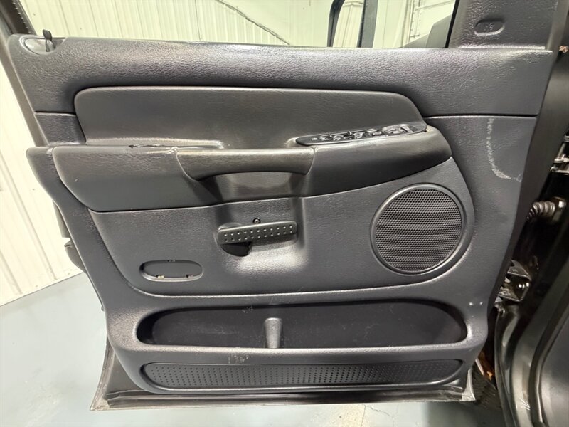 2003 Dodge Ram 2500 SLT 4X4 6-SPEED MANUAL 5.9L CUMMINS DIESEL /LONG BED / ZERO RUST - Photo 32 - Gladstone, OR 97027