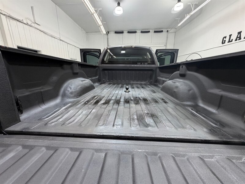 2003 Dodge Ram 2500 SLT 4X4 6-SPEED MANUAL 5.9L CUMMINS DIESEL /LONG BED / ZERO RUST - Photo 11 - Gladstone, OR 97027