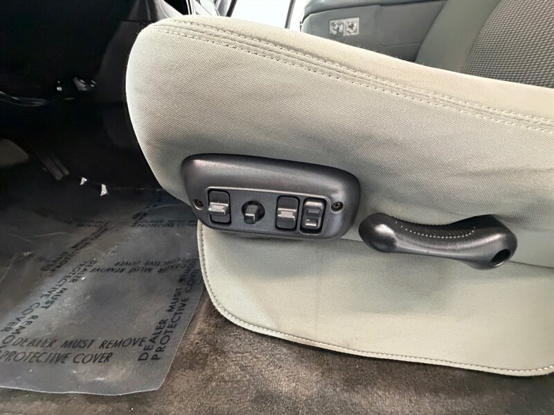 2003 Dodge Ram 2500 SLT 4X4 6-SPEED MANUAL 5.9L CUMMINS DIESEL /LONG BED / ZERO RUST - Photo 35 - Gladstone, OR 97027