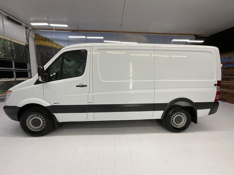 2013 Mercedes-Benz Sprinter 2500 CARGO VAN /3.0L DIESEL/ 1-OWNER / 64,000 MILE  /144 " WB STANDARD ROOF / NEW TIRES / SHARP & CLEAN !! - Photo 3 - Gladstone, OR 97027