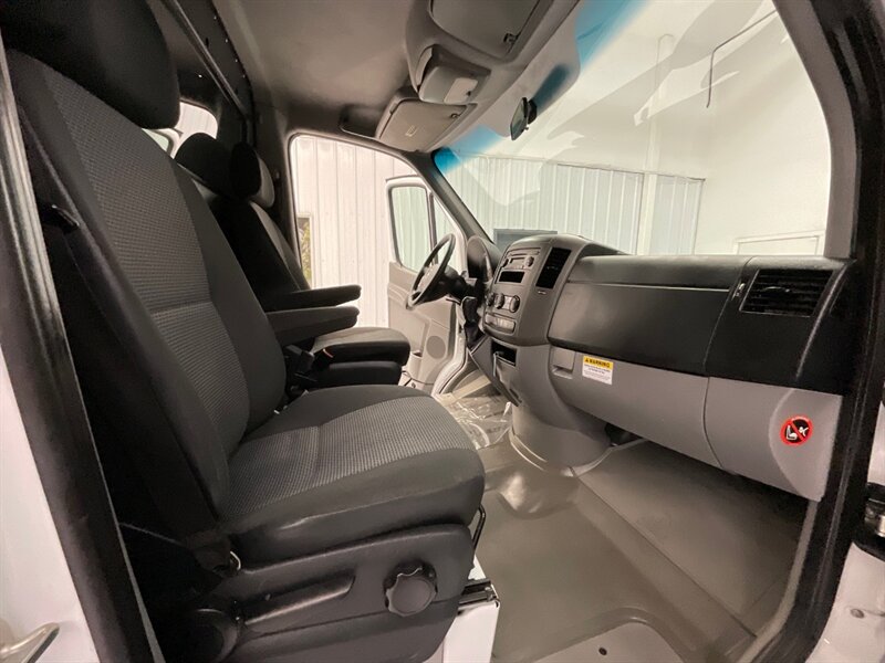 2013 Mercedes-Benz Sprinter 2500 CARGO VAN /3.0L DIESEL/ 1-OWNER / 64,000 MILE  /144 " WB STANDARD ROOF / NEW TIRES / SHARP & CLEAN !! - Photo 14 - Gladstone, OR 97027