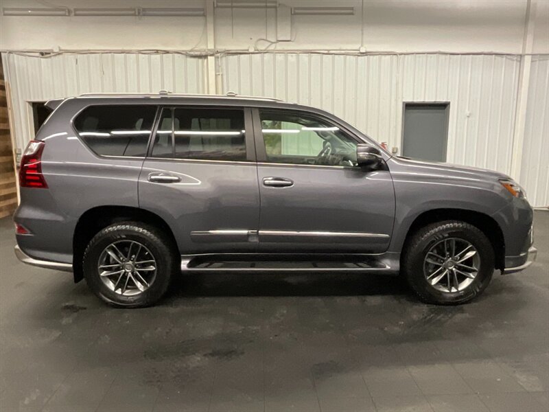 2019 Lexus GX GX 460 Sport Utility AWD / 3RD ROW / 17,000 MILES  LOCAL SUV / Navigation / Backup Camera / LIKE NEW !! - Photo 4 - Gladstone, OR 97027