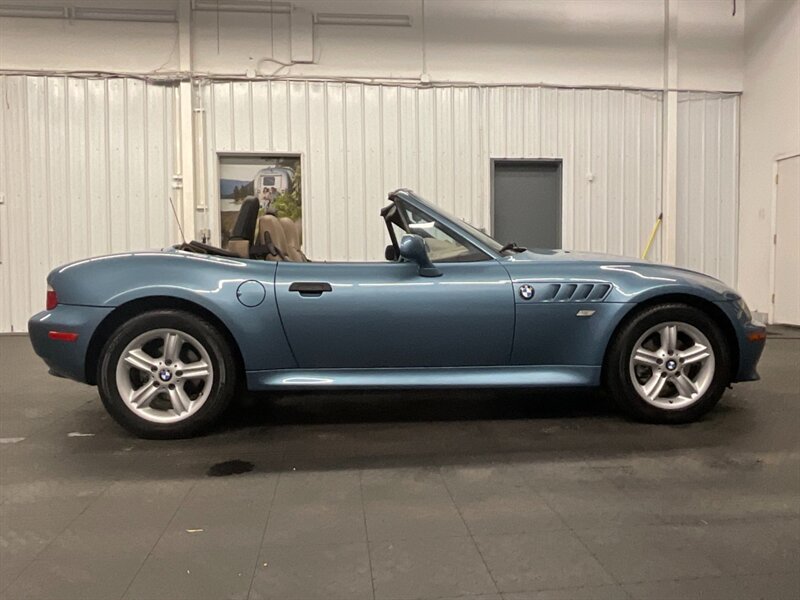 2001 BMW Z3 2.5i Roadster  / 5-S   - Photo 5 - Gladstone, OR 97027