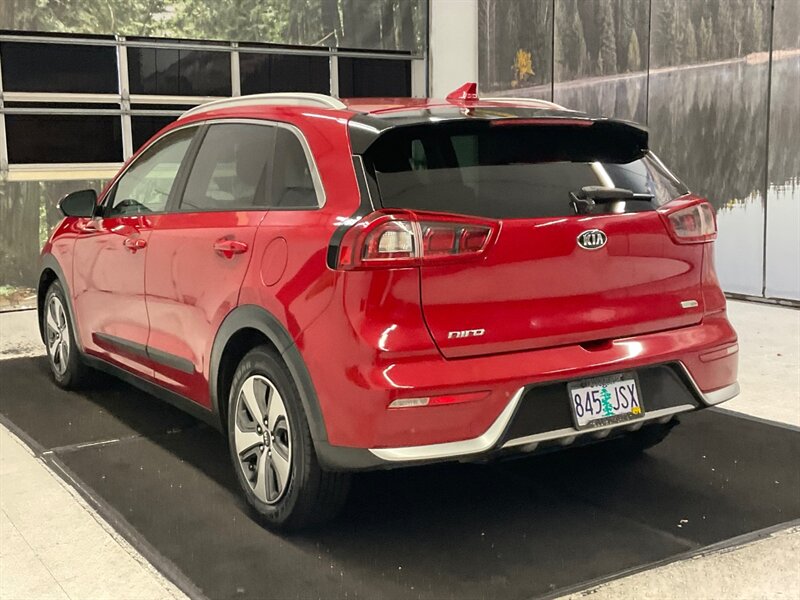 2018 Kia Niro EX Wagon / 1.6L 4Cyl HYBRID / EX PREMIUM PKG / Leather / Navi