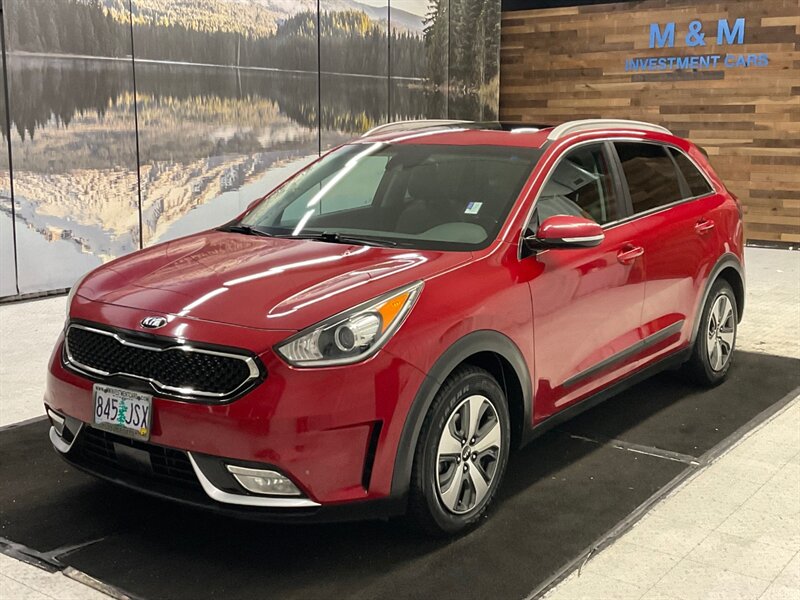 2018 Kia Niro EX Wagon / 1.6L 4Cyl HYBRID / EX PREMIUM PKG  / Leather / Navi - Photo 1 - Gladstone, OR 97027