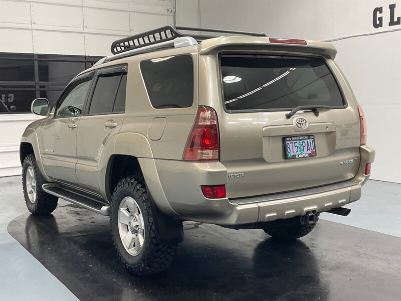 2003 Toyota 4Runner Limited 4x4 / 4.7L V8 / LIFTED w. NEW TIRES  / Leather & Navigation - Photo 8 - Gladstone, OR 97027