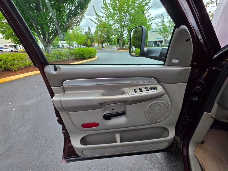 2004 Dodge Ram 3500 Flat Bed / 4X4 / 6 Speed / 5.9L CUMMINS DIESEL / Manual Transmission / Winch / High Output / Exhaust Brake / 1-TON - Photo 41 - Portland, OR 97217