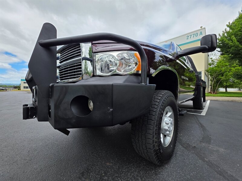 2004 Dodge Ram 3500 Flat Bed / 4X4 / 6 Speed / 5.9L CUMMINS DIESEL / Manual Transmission / Winch / High Output / Exhaust Brake / 1-TON - Photo 9 - Portland, OR 97217