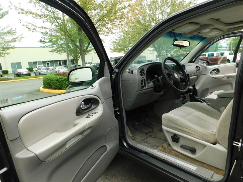 2006 Chevrolet Trailblazer LS 4dr SUV 4X4 / LIFTED / NEW MUD TIRES & RACK   - Photo 13 - Portland, OR 97217